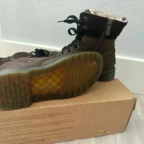 Dr. Martens woman’s dark brown airwair boots size 5 - Picture 4 of 12